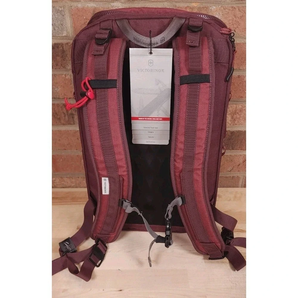 Victorinox Altmont Active Compact‎ 13